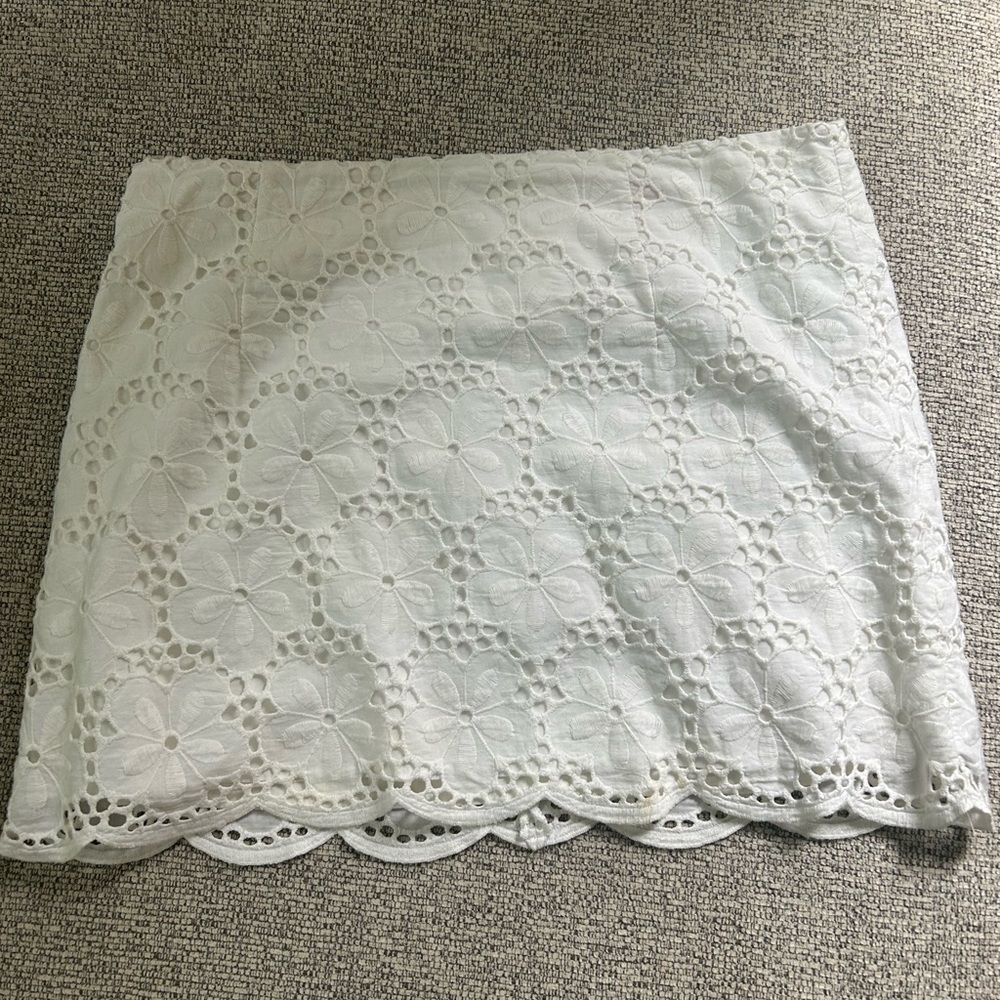 Lilly Pulitzer White Floral Lace mini Skirt